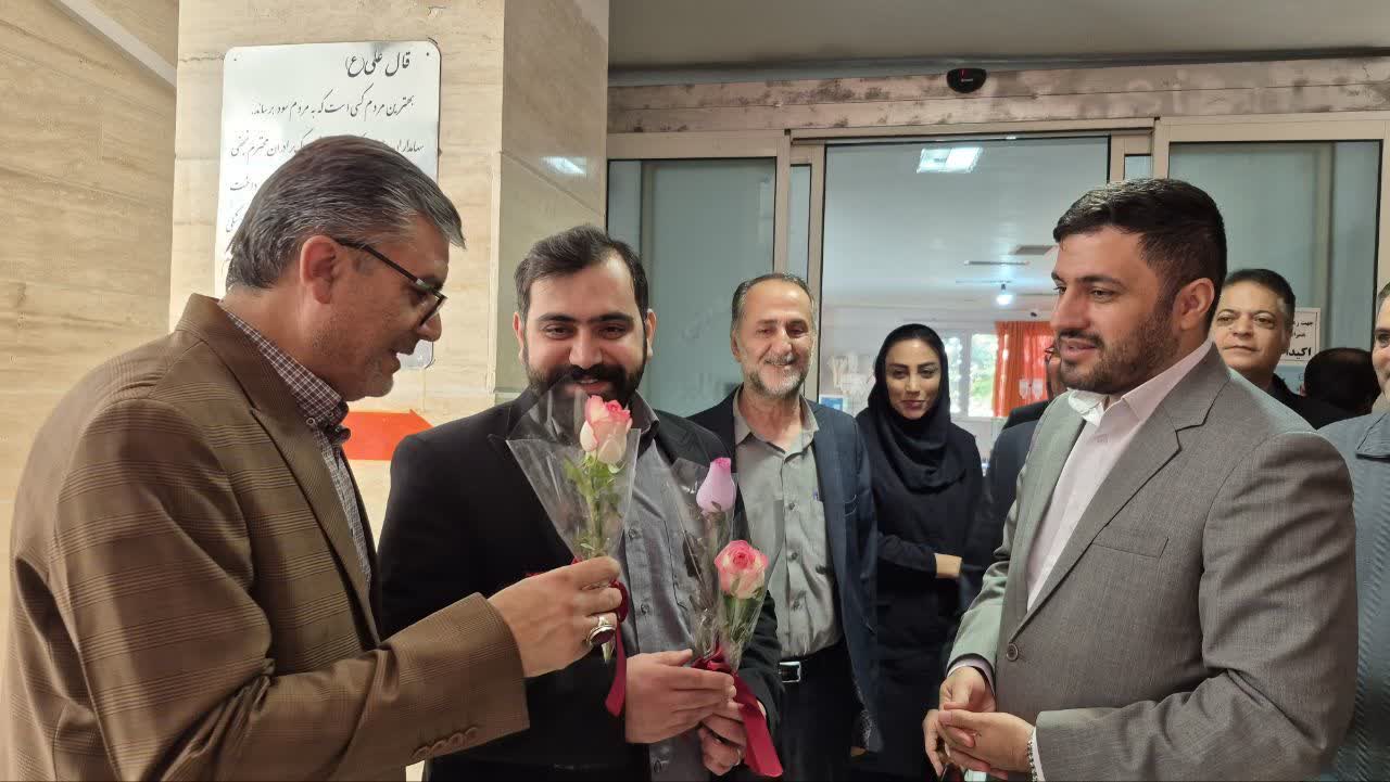 تجلیل مسئولان شهرستان محلات از پرستاران بیمارستان امام خمینی(ره) تجلیل مسئولان شهرستان محلات از پرستاران بیمارستان امام خمینی(ره)