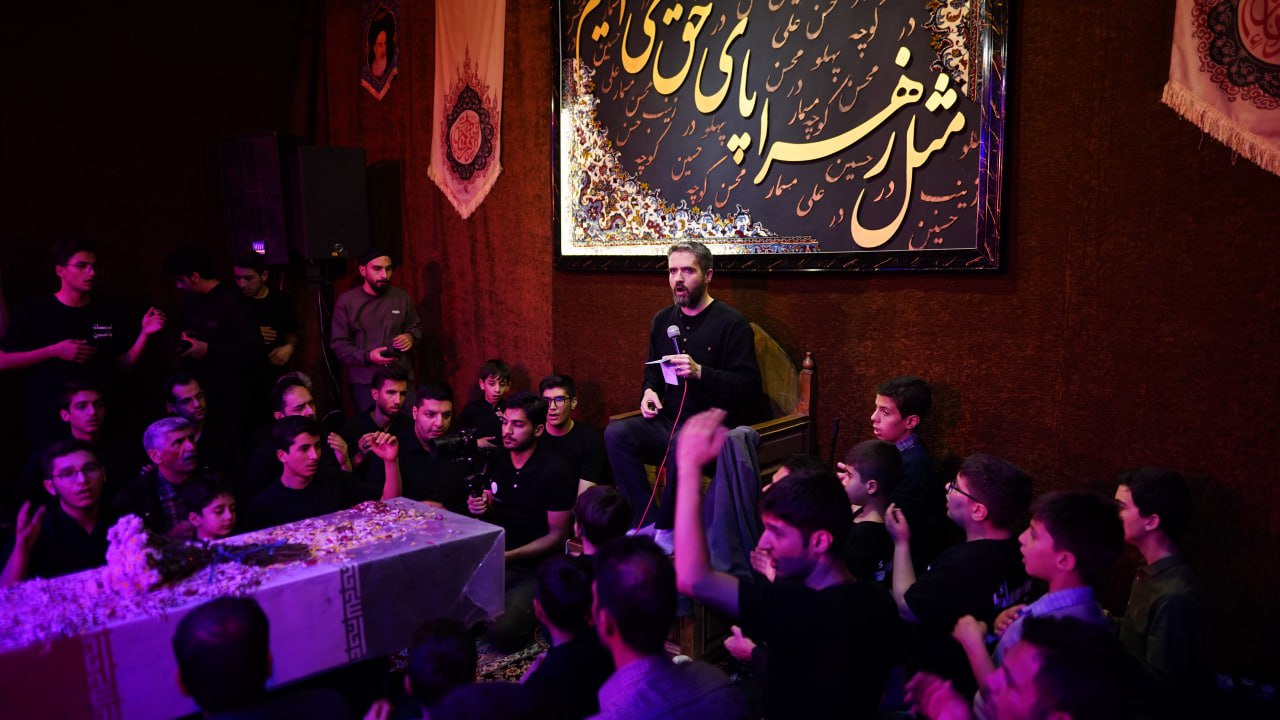 حضور گسترده مردم جهت استقبال از پیکر مطهر شهید گمنام در بیت الشهدا