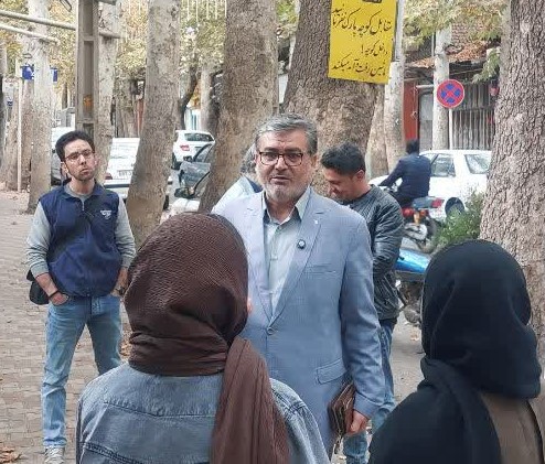 حضور میدانی شهردار محلات در خیابان شهید محلاتی و گفت و گوی مستقیم با شهروندان